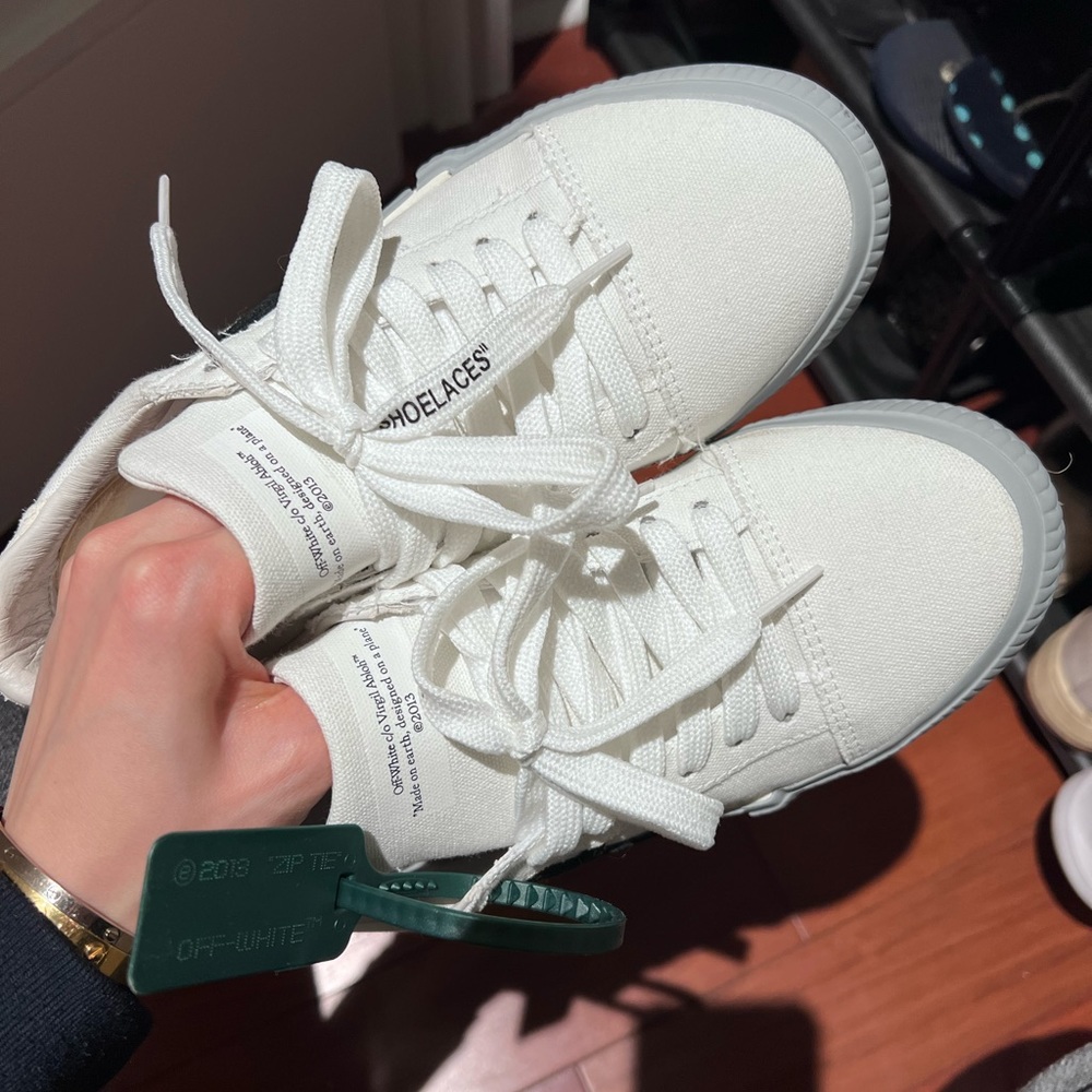 Brand new Off-White sneakers with dust bag